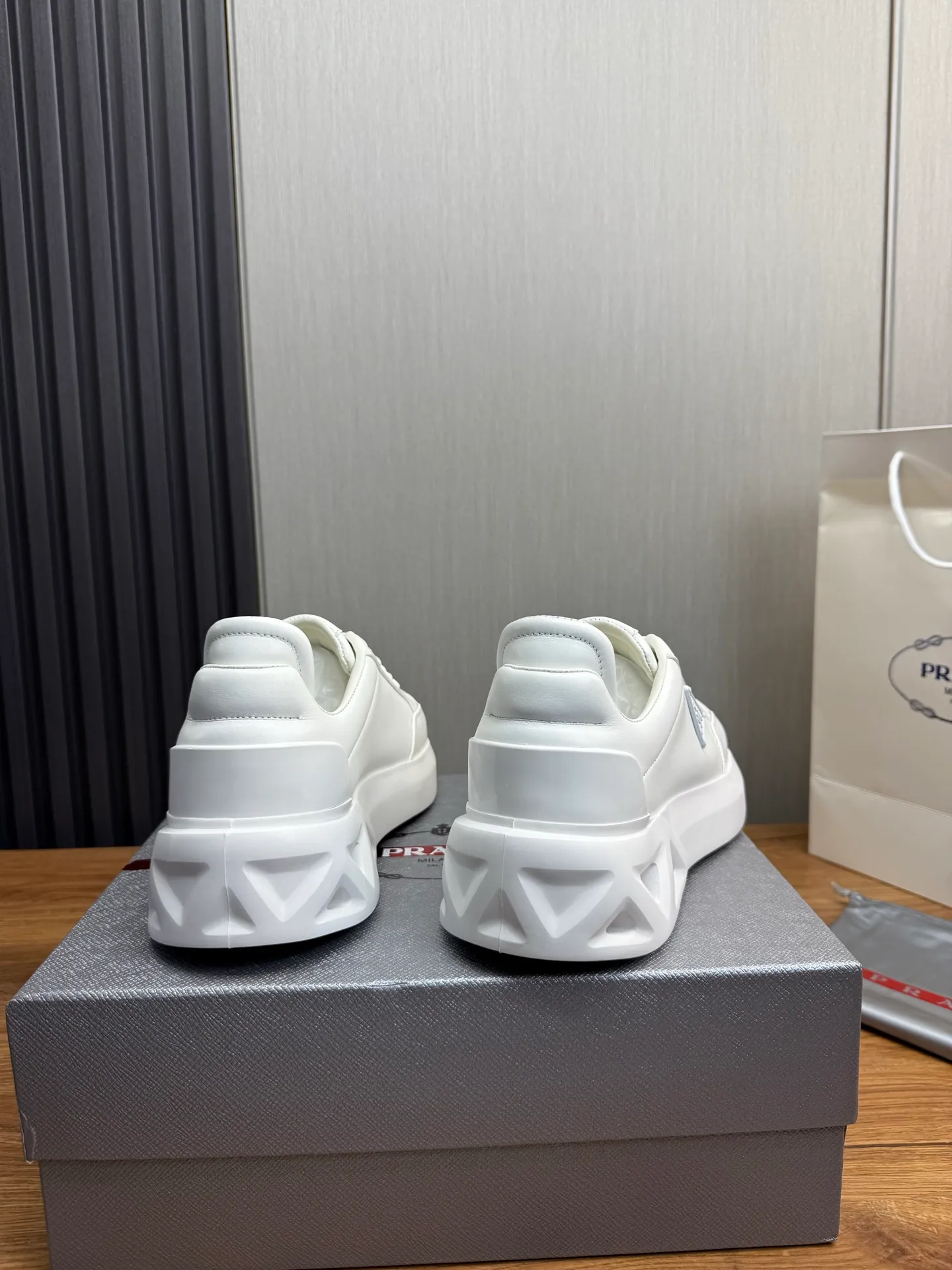 Men's shoes 💰660💰 [PRADA] Men's shoes are popular in the counter, high-quality shipments ✔️Official website synchronization, original imported cowhide + cowhide lining, 1⃣️ratio 1⃣️reproduction, original sole, 38-45